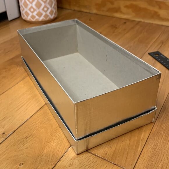 Authentic Bergdorf Goodman Logo EMPTY silver cardboard Gift box - Picture 4 of 12